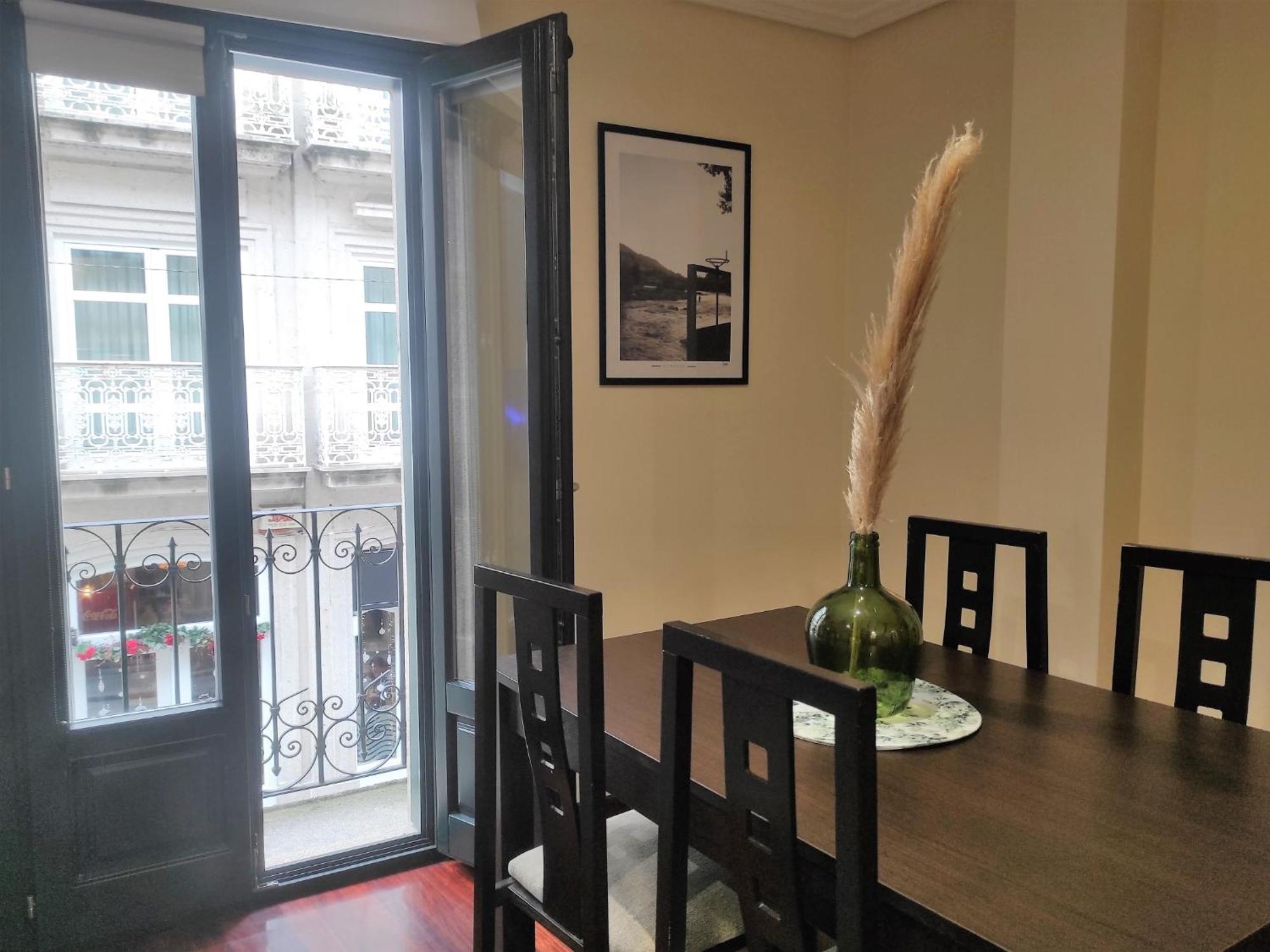 1A. Disfruta De Su Balcon Sobre El Casco Viejo. Apartment Ourense Luaran gambar