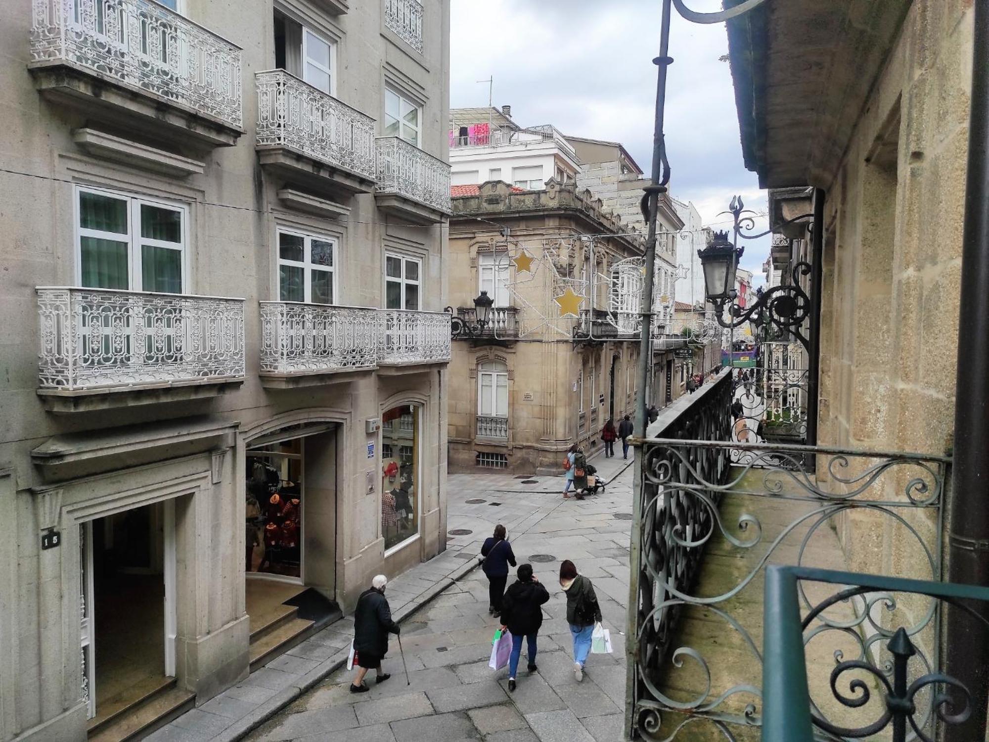 1A. Disfruta De Su Balcon Sobre El Casco Viejo. Apartment Ourense Luaran gambar